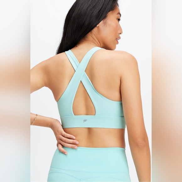 Oasis Twist Sports Bra - Picture 2 of 3